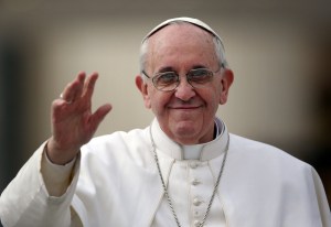 Le pape François (Photo de SourceFed.com)