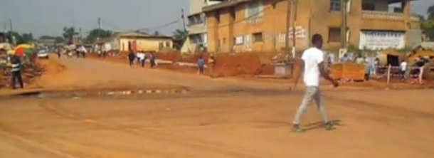 Le carrefour Bouba à Simbock à Yaoundé, le lieu de l'agression de MISS PORSHIA. (Photo de dailymotion.com)